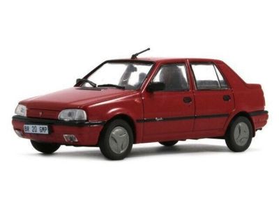 Метална кола 1:43 Dacia Supernova 2000 Legendary Cars Hachette DAG0128 