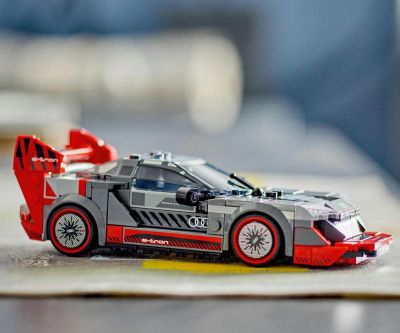 Конструктор LEGO Speed Champions 76921 Състезателна кола Audi S1 e-tron quattro