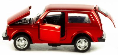 Метална кола Lada Niva 1:32 червена