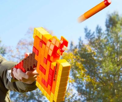 Нърф Nerf Minecraft Firebrand Dart Blasting Axe Hasbro F8953 