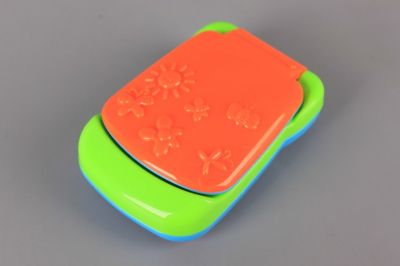 Забавно телефонче с песнички на български език