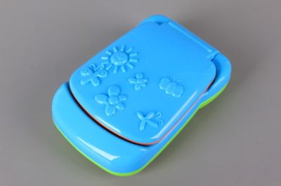 Забавно телефонче с песнички на български език