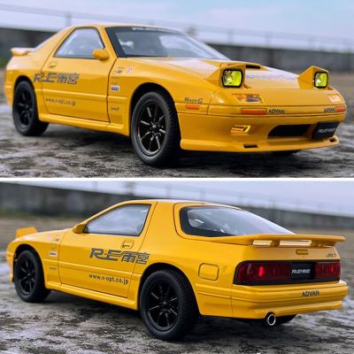 Метален автомобил Mazda RX7 със звук и светлини 1/24