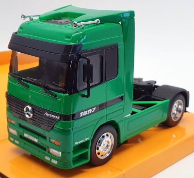 Метален камион влекач Mercedes-Benz Actros WELLY 1/32 green