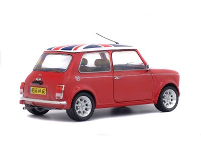 Метална кола MINI COOPER SPORT 1997 - RED + FLAG SOLIDO 1:18 - 1800604