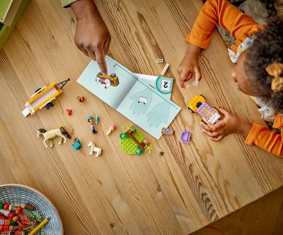 Конструктор LEGO Friends 42634 Ремарке за кон и пони