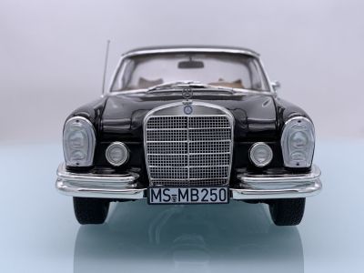Метална кола Mercedes-Benz 250 SE Coupé 1969 Norev 1:18 - 183758