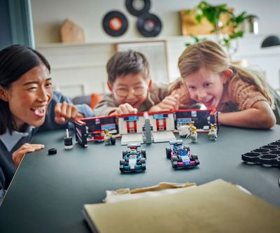 Конструктор LEGO City 60444 Гараж от F1 с коли Mercedes-AMG и Alpine