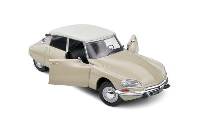 Метален автомобил Citroen D Special 1972 SOLIDO 1:18 - 1800710