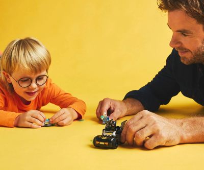 Конструктор LEGO DC Comics Super Batman 76301 Батман с Батмобила срещу Мистър Фрийз