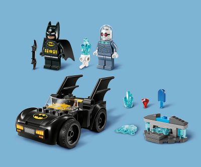 Конструктор LEGO DC Comics Super Batman 76301 Батман с Батмобила срещу Мистър Фрийз