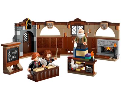 Конструктор LEGO Harry Potter 76442 Замъкът Хогуортс: Час по вълшебство