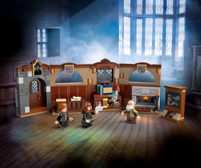 Конструктор LEGO Harry Potter 76442 Замъкът Хогуортс: Час по вълшебство