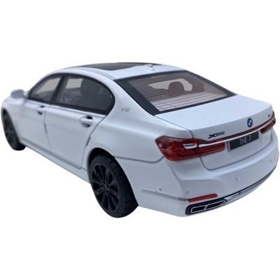 Метален автомобил BMW 7 Series със звук и светлини 1/24 бял
