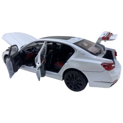 Метален автомобил BMW 7 Series със звук и светлини 1/24 бял