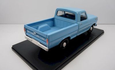 Метален автомобил Ford F-100 Blue 1972 SALVAT SAL24MVQ4
