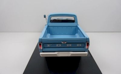 Метален автомобил Ford F-100 Blue 1972 SALVAT SAL24MVQ4