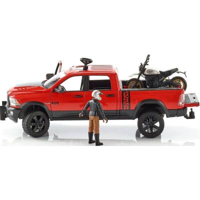 Джип пикап RAM 2500 с мотоциклет Ducati Scrambler Bruder 02502
