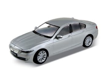 Металeн автомобил BMW 535i Welly 1:34 