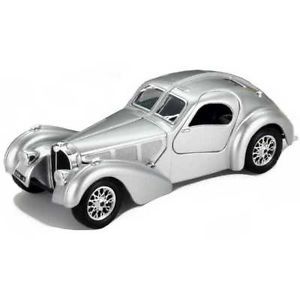 Метална кола Bugatti EB 110 Burago 1/24