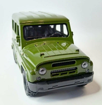 Метален джип УАЗ 1:18 зелен