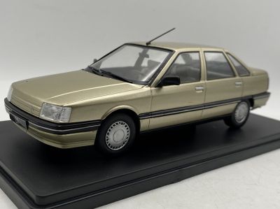Метална кола Renault 21 WHITE BOX 124254 