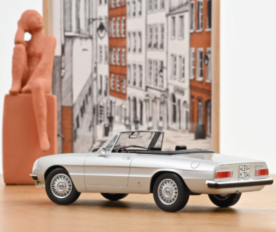 Метален автомобил Alfa Romeo 2000 Spider Norev 1:18 - 187884