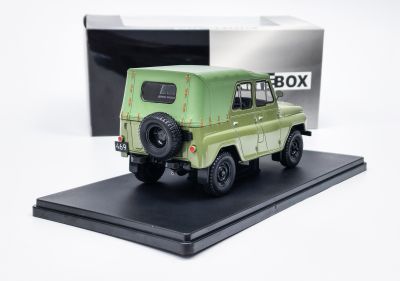 Метален джип UAZ 469 WHITE BOX 124263