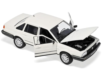 Метална кола Volkswagen Santana Welly 1:24 