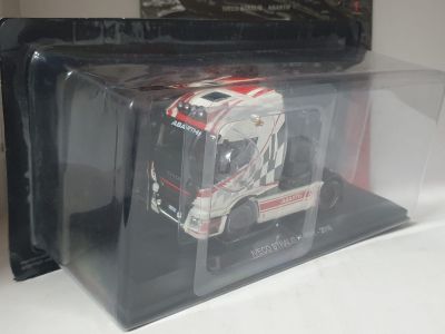 Метален камион влекач Iveco Stralis 1:43 Hachette G1470001