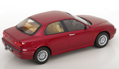 Метален автомобил Alfa Romeo 156 1:18 Triple9 Collection 91800514