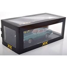 Колекционерска метална кола Ferrari 250 GT Lusso 1:18 KK Scale 181025