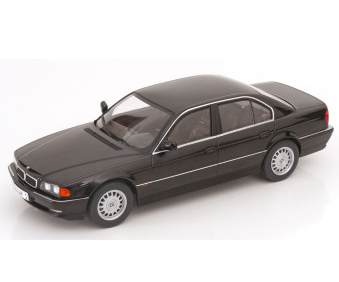 Метална кола BMW 740i 1:18 KK Scale 180366
