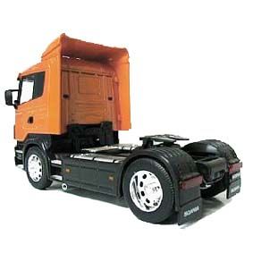 Метален камион влекач Scania R470 Welly 1/32