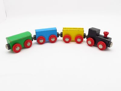 Мини дървено влакче цветно