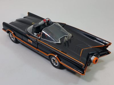 Метален автомобил Batman Batmobile Jada 1/24