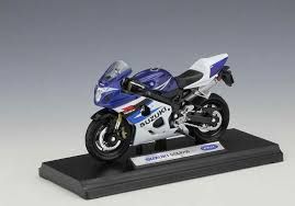 Мотор Suzuki GSX-R750 Welly 1:18