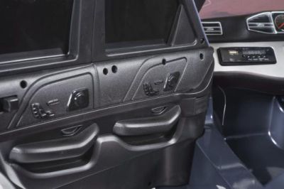 Акумулаторен джип MERCEDES M CLASS СРЕБРИСТ