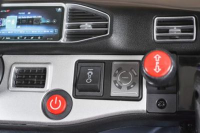 Акумулаторен джип MERCEDES M CLASS СРЕБРИСТ