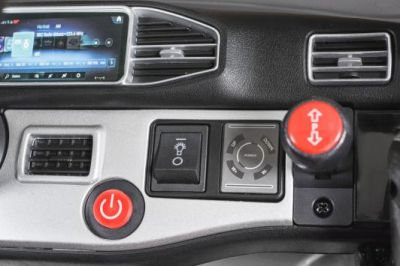 Акумулаторен джип MERCEDES M CLASS БЯЛ