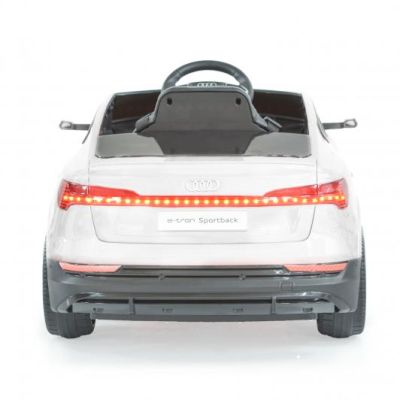 Акумулаторен джип AUDI SPORTBACK - бял