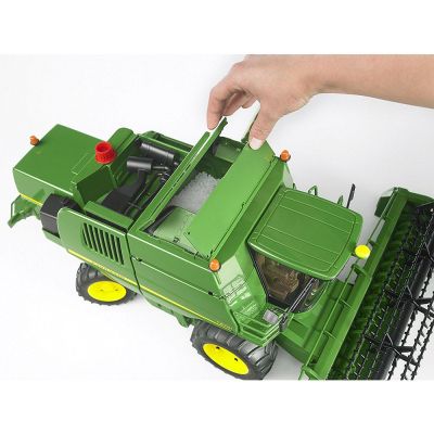 Комбайн John Deere T670 BRUDER 02132