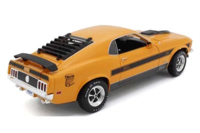 Метална кола Ford Mustang Mach 1 1/18 Maisto 31453