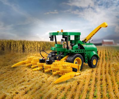 Конструктор LEGO Technic 42168 John Deere 9700 Forage Harvester