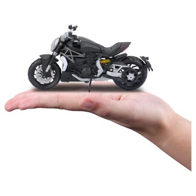 Мотор Ducati Xdiavel S Bburago 1:18