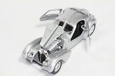 Метална кола Bugatti EB 110 Burago 1/24