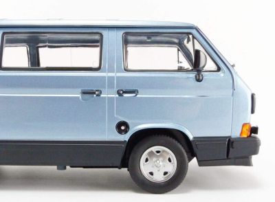 Метален бус Volkswagen Multivan 1990 Norev 1:18 - 188544