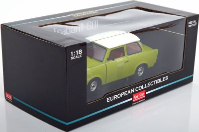 Метална кола Trabant 601 Green 1:18 SUN STAR SS4289