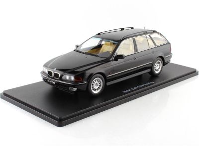 Метална кола BMW 740i (E38) 1994 KK Scale 1:18 - KKDC180366