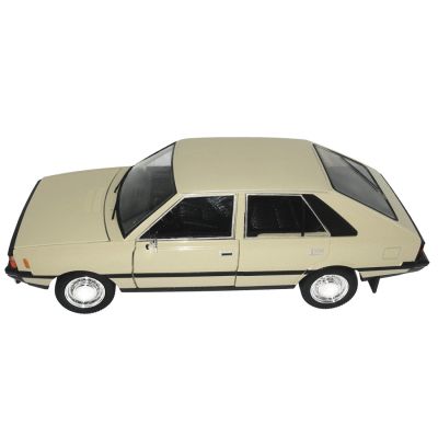 Метална кола FSO POLONEZ 1500 Welly 1:24